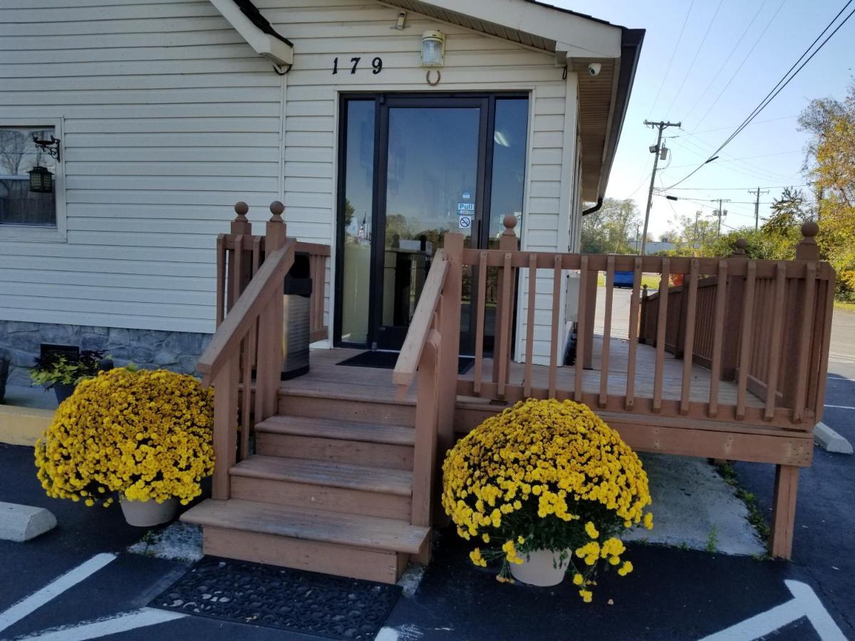 Relax Inn Hendersonville Exterior foto