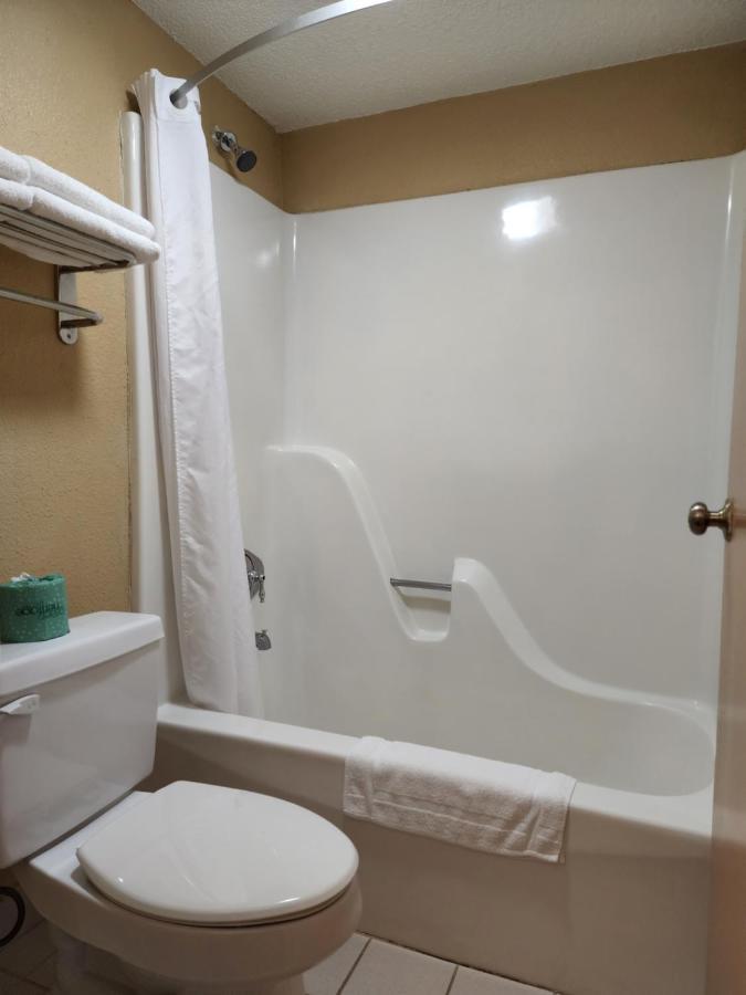 Relax Inn Hendersonville Exterior foto