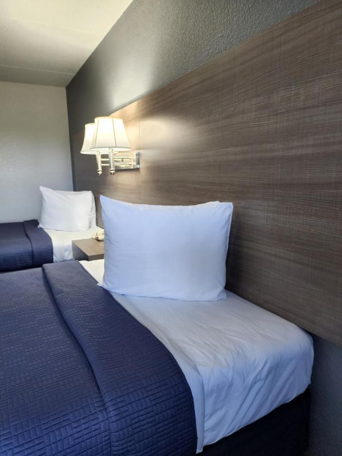 Relax Inn Hendersonville Exterior foto