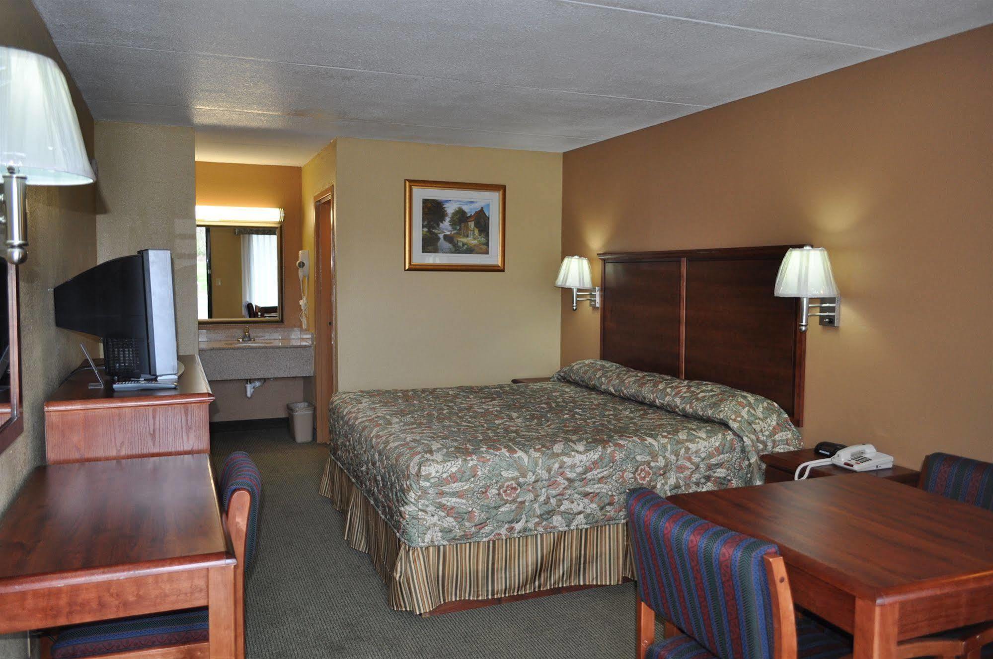 Relax Inn Hendersonville Exterior foto